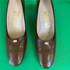 Salvatore Ferragamo Size 7.5 AAAA